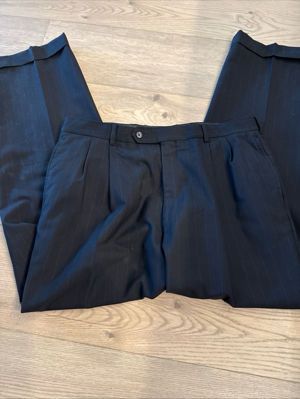 Men’s Jos A Bank Custom Pleated Dress Pants 37x30